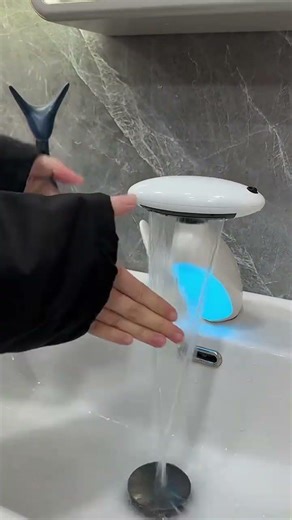 Touchless Smart Faucet – Automatic Kitchen Sink Tap for a Modern Home Upgrade #shortsfeed