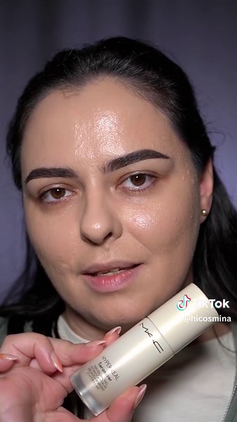 Un fond de ten care arata de parca nu porti fond de ten - senzationala formula noului fond de ten de la MAC Cosmetics, Studio Radiance Serum Powdered Foundation - l-ai incercat? #macstudioradiance #macstudioradiance #studioradianceserumpoweredfoundation #maccosmeticsromania