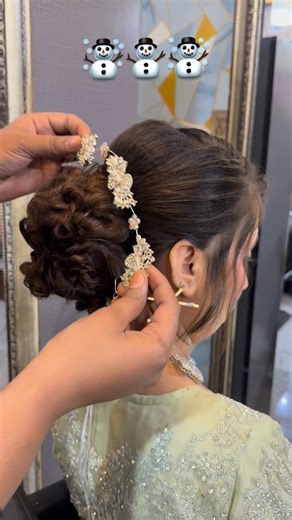 Beauty art salon on Instagram: "*Hair Goals Alert 💇‍♀️✨* Ready to slay the day with a fabulous hair day? 😍 Whether you’re a braid queen or a curl crush, we’ve got the styling secrets 💁‍♀️ - *Morning magic*: Wake-up-and-go hacks 🌞 - *Nighttime glam*: Sleep-in styles 💤 - *Trendy twists*: Styles that’ll turn heads 😘 Tag your hair bestie! 💖 #HairStyling #HairGoals #HairInspo#instagram"