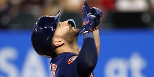 Altuve homers in 4 straight innings! A first in Expansion Era