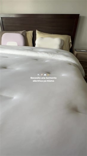 este comforter blanco suave como nube puede ser lo más acogedor que tengo en mi cama doble relleno extra esponjoso y fluffy #comforterblanco #camasuave #bedding #cuartocozy #camaacogedora 🛏️✨