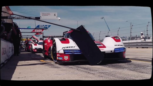 Porsche - Zooming Round Sebring