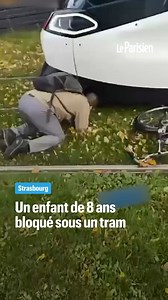 Un enfant de 8 ans s'est retrouvé bloqué sous une rame de tramway dans le quartier Polygone à Strasbourg, ce jeudi 24 octobre. Il a été transporté à l'hôpital. Ses jours ne sont pas en danger. #strasbourg #tram #accident | Le Parisien