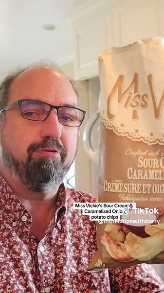 🇨🇦 Miss Vickie’s Sour Cream and Caramelized Onion Potato Chips on In The Chips with Barry Ya know, Miss Vickie’s nothing if not consistently tasty. So when I saw a flavor I hadn’t tried before online, you know I had to buy ‘em and try ‘em. Miss Vickie’s Sour Cream and Caramelized Onion potato chips are a nice variation on the standard sour cream and onion flavor. And what’s great about these, imho, is that Miss Vickie’s kind of flipped the script so that you taste the caramelized onions more t