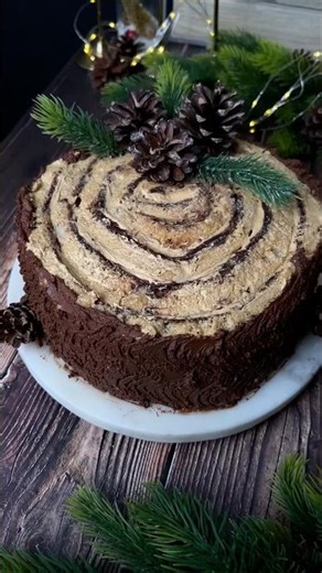 Tree Stump Cake/Торт Трухлявый Пень (Yule Log Tutorial)