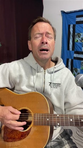 I want to worship the Lord. Join me for a song and bible reading.