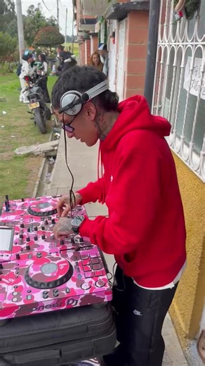 La canción de moda 🧏🏻🎶