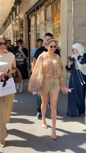 Jennifer Lopez Taking Pics With People In Paris #JLo #Shorts