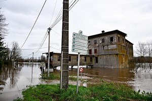Crues et inondations en Lot-et-Garonne : à Aiguillon, une digue a cédé, des centaines de personnes à évacuer