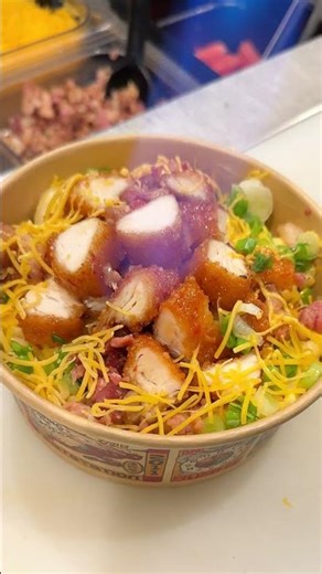 Mac and Cheese Bowls! Eat it up! 🤤