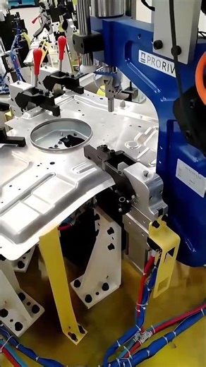 Automotive Tape-fed Riveting Machine