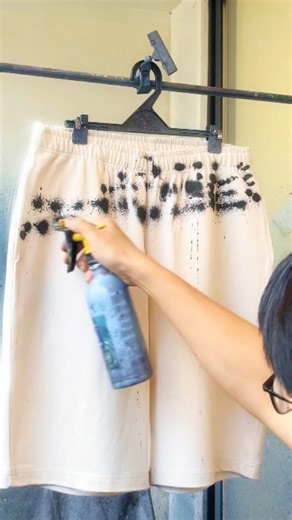 DIY hand-painted shorts in 15 seconds