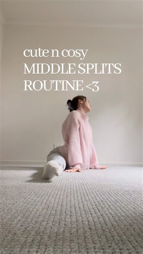 cute n cosy middle splits routine 💕🧸 #yoga #pilates #flexibility