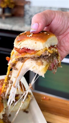 Bacon Cheeseburger Sliders for Super Bowl Sunday. Full recipe later today! #superbowl #easyrecipes #recetafacil #easyrecipe | Lov.kari