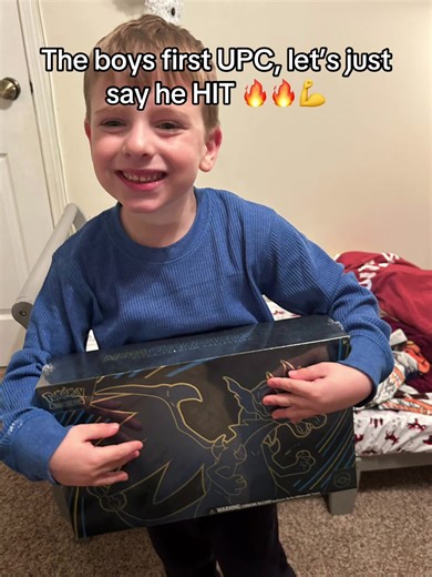 The kiss for good luck was what brought it all together!!! #pokemon #phantasmalflames #charizard #upc #fyp