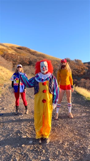Thanks Pamela for the great workout today. 🎶 Squash Satan kick him in the crotch 🎶 H🤡PPY H🤡LLOWEEN 2025!!!!! @ambersadventures @mtn.runner #halloween #halloween2025 #trail #trailrunner #halloweenrun #funny #funnyhalloween | Jill Bronson Griffiths