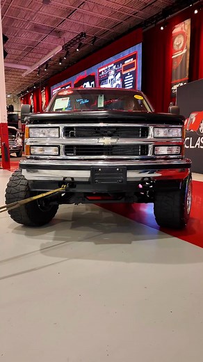 1994 Chevrolet Silverado K1500. #chevroletsilverado #classictrucks #reels #fblifestyle #reelsfb #gaaclassiccars | 713 Classic Trucks