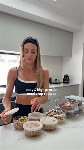 Miranda Brady on Instagram: "Some meal prep inspo for your week 👩🏼‍🍳🫶🏻 let me know if you try any of these recipes!! PB&J Baked Oats 🍓🥜 Ingredients: 2 ripe bananas 2 cups oats (I used @mademonday_) 1/4 cup powdered PB, protein powder or flour 1 tsp baking powder 1 1/2 cups milk of choice 1-2 tbsp maple syrup Topping: 1 cup frozen raspberries 4 tbsp peanut butter (I used powdered) 4 tbsp store bought or homemade jam Method: 1. Preheat the oven to 180°C. 2. Mash the bananas in an oven proof