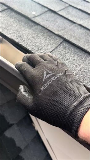 Your new home might already be rotting… this gutter mistake sends water behind the fascia. 👀🔥