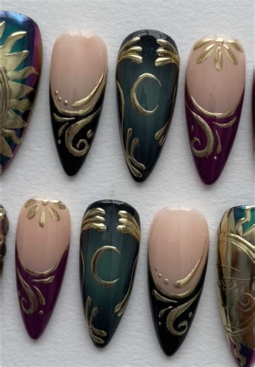 chrome fears me (i fear it) #fyp #nails #customnails #pressonnails #gelx #nailinspo #witchy #pinterestnails