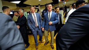 Players, cheerleaders for Snapple Bowl XXIV introduced