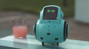 Tech Talk: Cool tech gifts to buy and receive