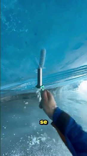 This hole in the ice hides an incredible surprise!