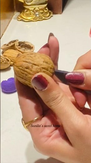 How to crack a walnut perfectly in half for Walnut shell Craft #shorts