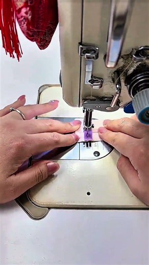 Genius Way To Add Zippers To Fabric! 🤩🟡#FabricDIY #SewingTips #ZipperTrick #trendingshorts