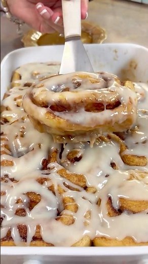 Tik Tok Cinnamon Rolls with Heavy Cream | ChefAlli.com 🩷