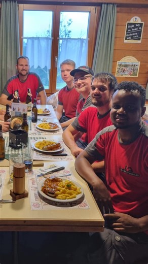 Unser Team ist uns wichtig – deshalb nehmen wir uns auch ausserhalb der Arbeit Zeit füreinander. 💡 . . . #kesslerundarnold #teamevent #teamausflug #elektroinstallationen #elektroplanung | Kessler & Arnold AG