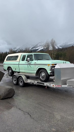 Smiles per gallon 📈 #77f250 #supercab #dentsideford #ford #fordtrucks #classicford #trucktok