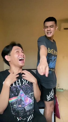 Stop yah Debm🐟🤏🏻