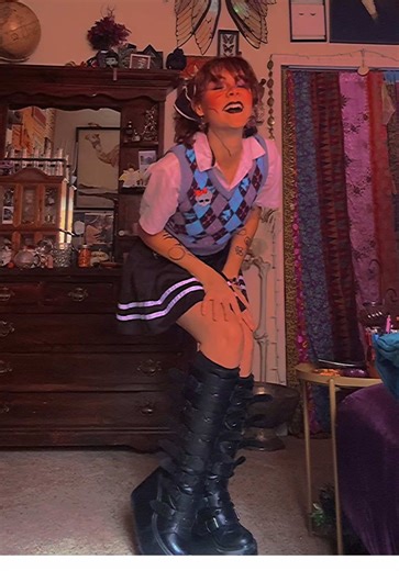 Died being burned as a witch, was re-animated info A Frankenstein monster for sure😌#monsterhigh #frankensteinsmonster #frankenstein #ootd #wlw