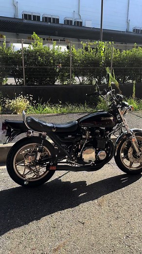 Kawasaki Z1のフルレストアと新車体験