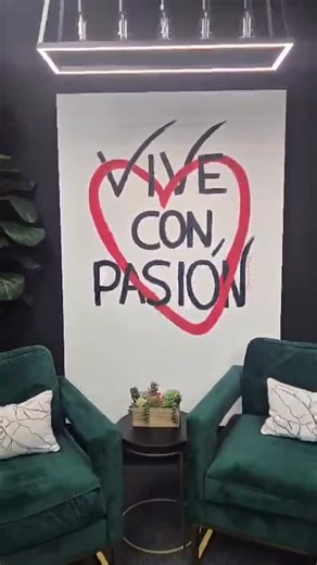 Punto Red on Instagram: "La CASA del PODCAST ✨🎥🎧📶🛜 Dos ESTUDIOS BrandNew Reserva por HORA DM⏱️ Equipo PRO Camaras 4K/HD Master Control DIGITAL Switcher BLACMAGIC Team para EXTERIORES ingenieros/Directores/Audioman/Editores"