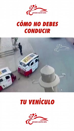 Cómo NO debes conducir tu vehículo. #MagicAutoSpa #Choque #Cuidate #Accidente #CarWash #TeCuidamos #Tip
