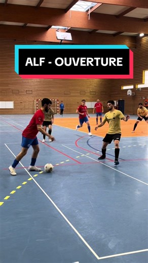 Résumé des meilleures actions de la 1/2 finale de futsal