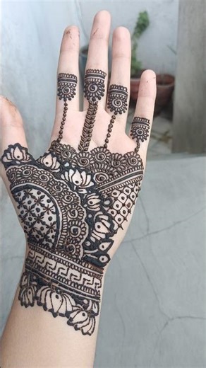 "Beautiful and Easy Front Hand Mehndi Design 2026"