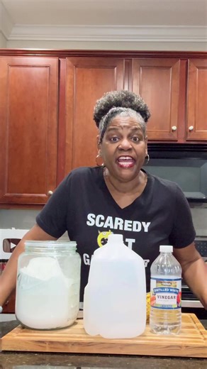 Get rid of fruit tree worms! #pest #hardinesszone #thescaredycatgardener #gardeningforbeginners #containergardening #gardentips #fyp #share #gardeninspiration #gardening #gardenlife #growyourown #fbvideoreels #zone8agardening #zone8 | The Scaredy Cat Gardener