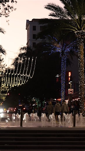 It’s the most magical time of the year in the heart of #DowntownWPB! 🎁✨ With dazzling lights, festive events, and holiday cheer around every corner, there’s no better place to celebrate the season. Looking for ideas to kick off the festivities? 🎄 Explore our newest blog, 5 𝘞𝘢𝘺𝘴 𝘛𝘰 𝘎𝘦𝘵 𝘐𝘯𝘵𝘰 𝘛𝘩𝘦 𝘏𝘰𝘭𝘪𝘥𝘢𝘺 𝘚𝘱𝘪𝘳𝘪𝘵 𝘪𝘯 𝘋𝘰𝘸𝘯𝘵𝘰𝘸𝘯 𝘞𝘦𝘴𝘵 𝘗𝘢𝘭𝘮 𝘉𝘦𝘢𝘤𝘩, at DowntownWPB.com/HolidaySpirit and start planning your merry moments! | Downtown West Palm Beach