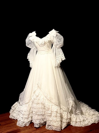 Vintage Wedding Dress, Western Romance, One-hook Bustle, Size 8-10, Sadie - Etsy