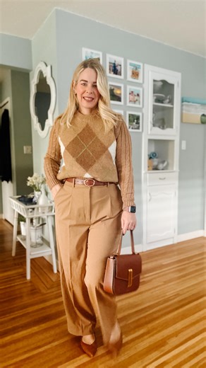 Kathryn | Fashion & Lifestyle | Style Tips on Instagram: "Easy Pattern Rules I Actually Follow (as a petite 5’3): 1. Use pattern as the “main character” If you wear a print, let it stand alone. Keep the rest of the look simple so your silhouette stays clean. 2. Monochrome + pattern = magic Pattern in the same color family as the rest of your outfit makes you look taller (ex: navy trousers + navy argyle turtleneck with other complimentary colours such as grey, green, burgundy) 3. Choose smaller-s