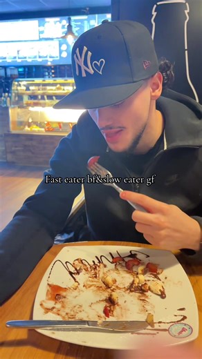 Slow Eater GF & Fast Eater BF: A Cute Couple Dynamic