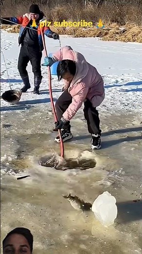 Ice Fishing Like a Pro 🧊🎣 | Extreme Survival Skills#icefishing #fishinglife
