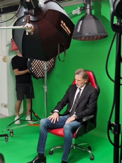 Asi realicé fotos publicitarias junto a Ricardo Gareca para VORAZ SNACKS #sesiondefotos #fotografopublicitario #edwardalbaphoto