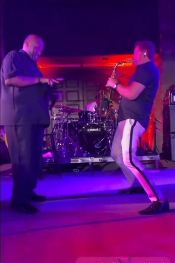 A fun moment from my show at Thornton Winery featuring my very special guest, the amazing Ruben Studdard | Michael Lington