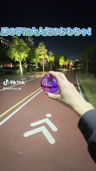 これを身につけて出かけると、振り返られる確率100%#新しいもので遊ぶ #fyp #tiktokshop #面白いおもちゃ #浮遊ボール