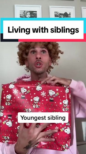 Living with siblings on christmas #parody #livingwithsiblings #prank #pranks #sibling #siblings #meme #zippyfamily #brothers #xmas #christmas #skit #comedyskit #youngest #oldestchild #middlechild