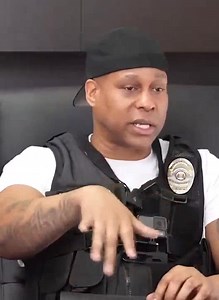 33K views · 412 reactions | Caught on Camera: Waitress Steals Credit Cards & Faces Interrogation Part 2 | Bounty Hunter D | Facebook